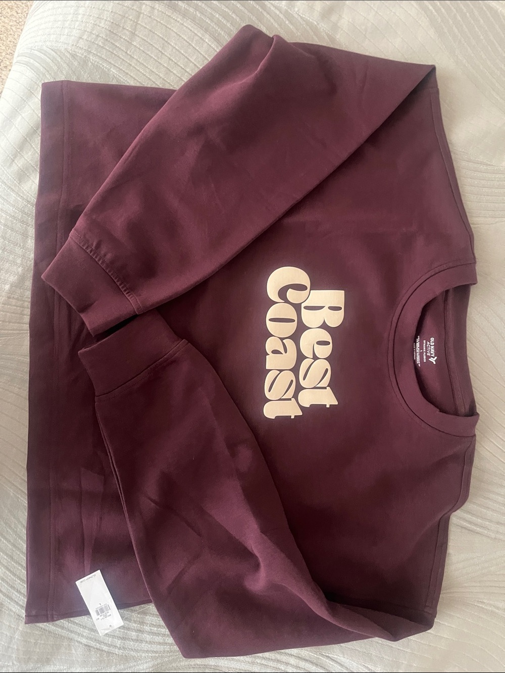 Old Navy Maroon Crop Sweatshirt with Cream 'Best Coast' Graphic